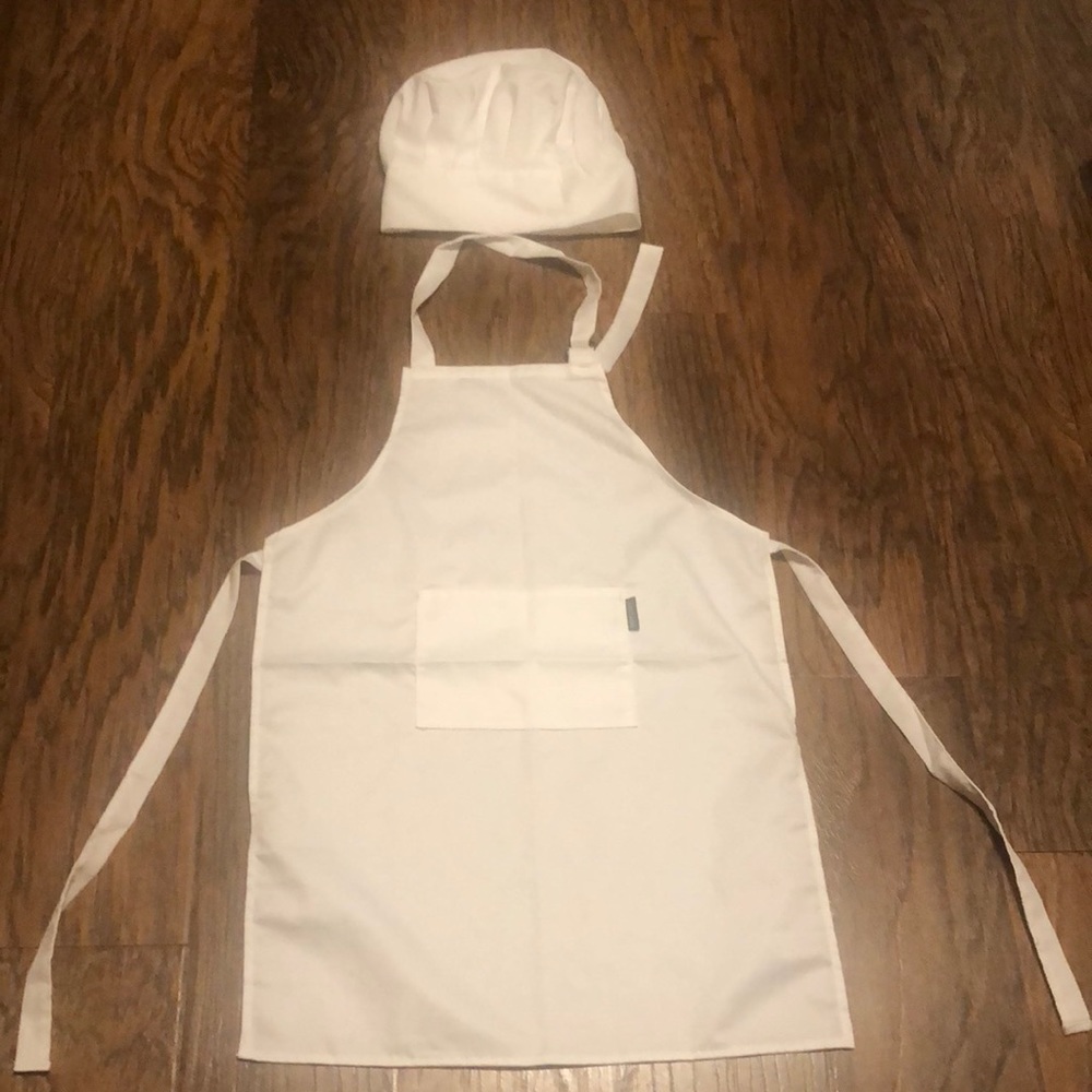 Bakery kids Costume size approximately 6-8yrs great condition